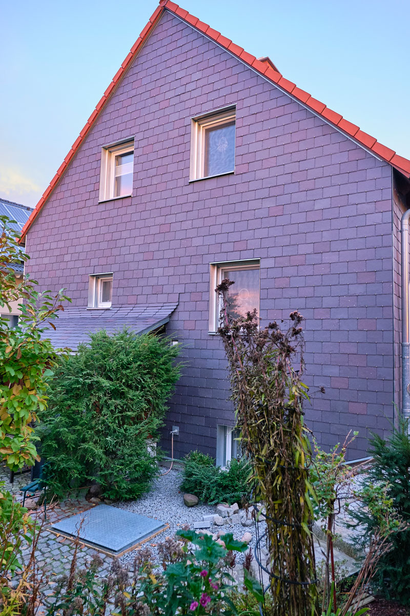 BV-Gaunitz-Fassade-purpur-40x25-web
